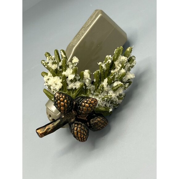 Bath & Body Works Wallflowers Pinecone & Snow Plug-In Fragrance Diffuser Retired - Picture 3 of 7